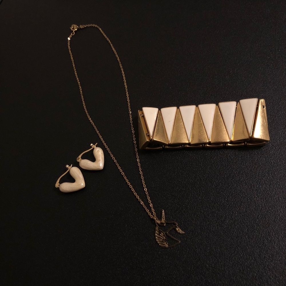 Vintage Gold Tone and Cream White Bracelet, Necklace, and Earrings Set